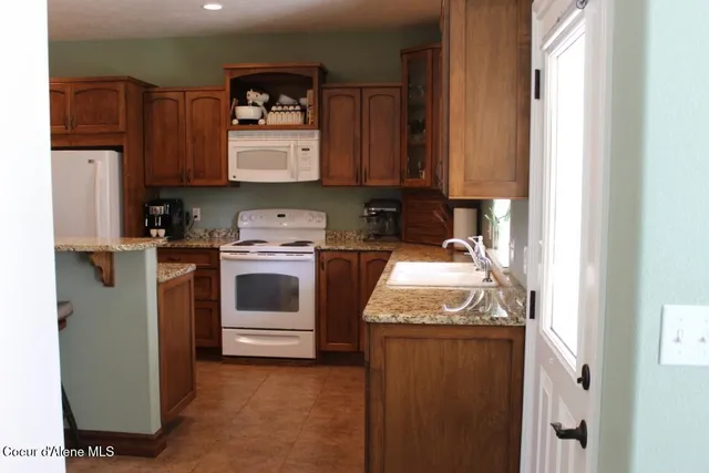 $1,347,000 | 2010 East Grandview Drive, Coeur D'Alene, ID 83815