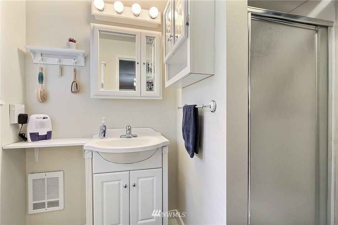 7115 Holmes Island Road Southeast Lacey, WA 98503 - Photo 12 of 20