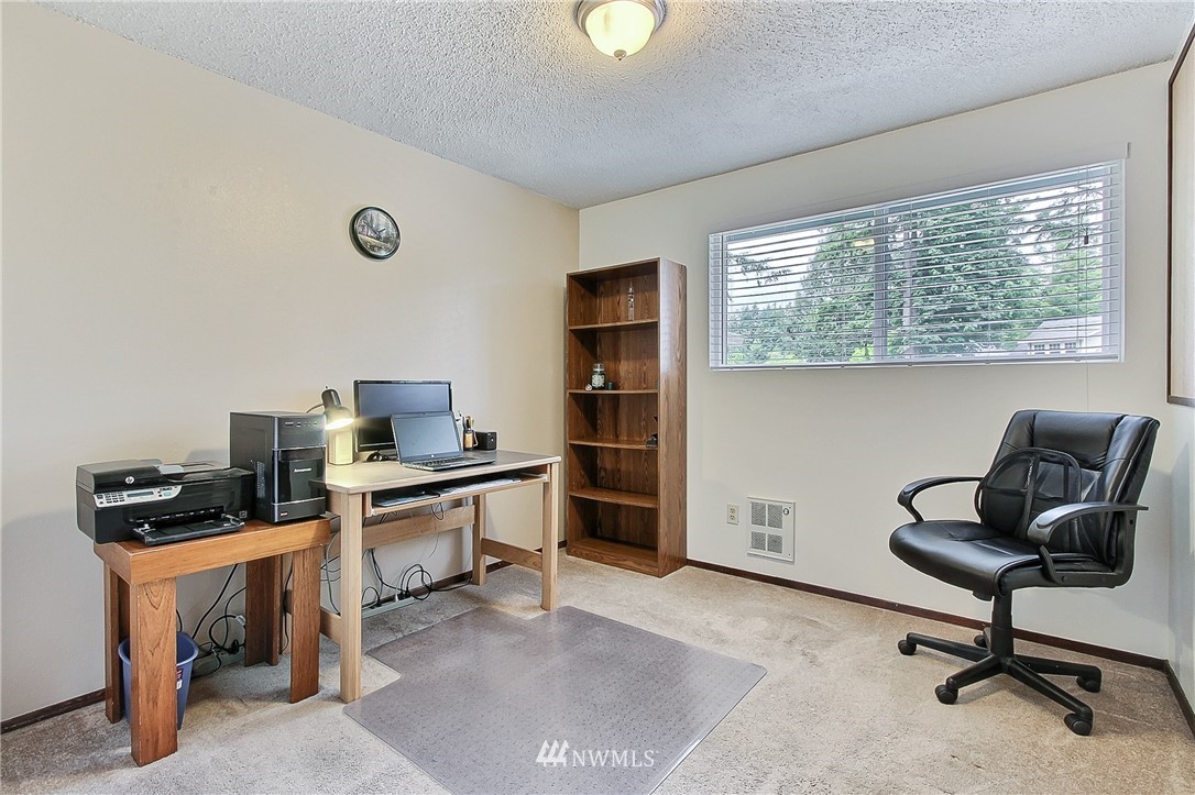 7115 Holmes Island Road Southeast Lacey, WA 98503 - Photo 13 of 20