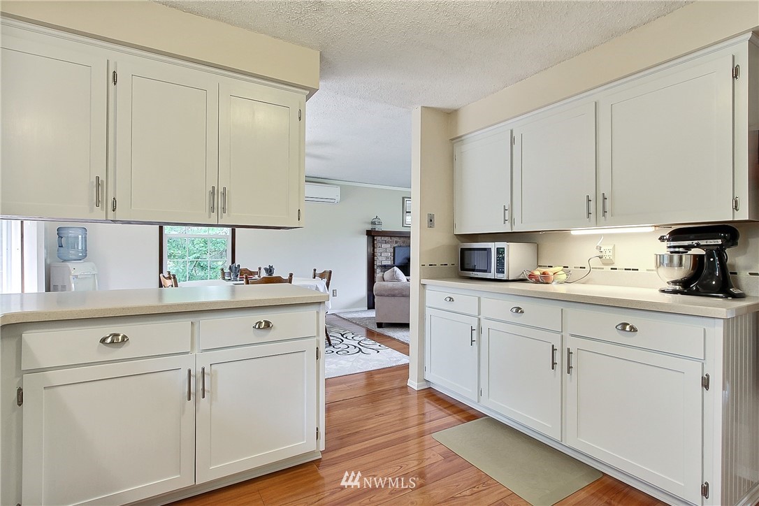 7115 Holmes Island Road Southeast Lacey, WA 98503 - Photo 8 of 20