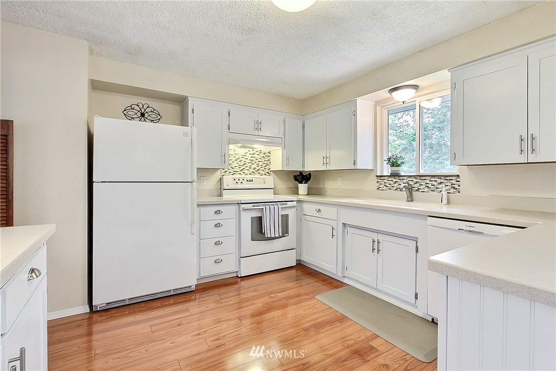 7115 Holmes Island Road Southeast Lacey, WA 98503 - Photo 9 of 20