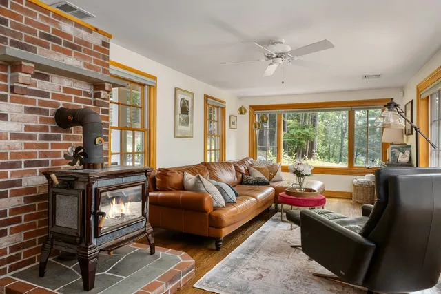 $1,549,000 | 26 Smith Garrison Road, Newmarket, NH 03857