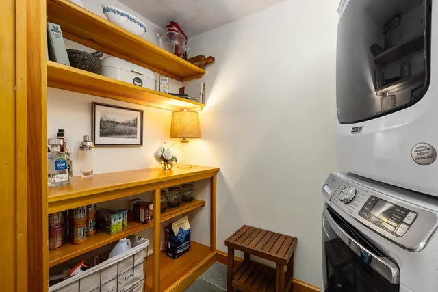 $1,549,000 | 26 Smith Garrison Road, Newmarket, NH 03857