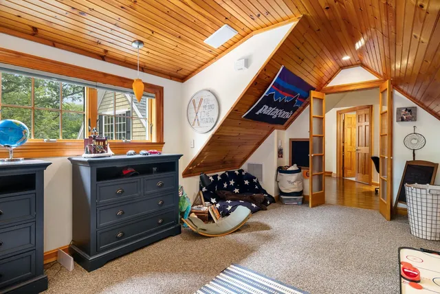 $1,549,000 | 26 Smith Garrison Road, Newmarket, NH 03857