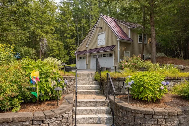 $1,549,000 | 26 Smith Garrison Road, Newmarket, NH 03857