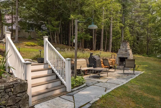 $1,549,000 | 26 Smith Garrison Road, Newmarket, NH 03857