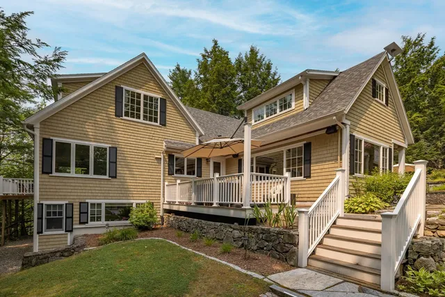 $1,549,000 | 26 Smith Garrison Road, Newmarket, NH 03857