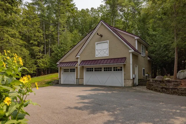 $1,549,000 | 26 Smith Garrison Road, Newmarket, NH 03857