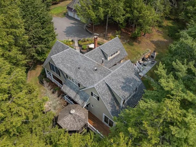 $1,549,000 | 26 Smith Garrison Road, Newmarket, NH 03857