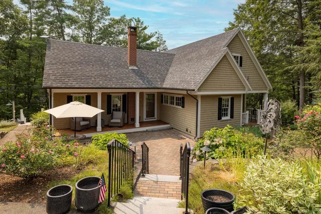 $1,549,000 | 26 Smith Garrison Road, Newmarket, NH 03857