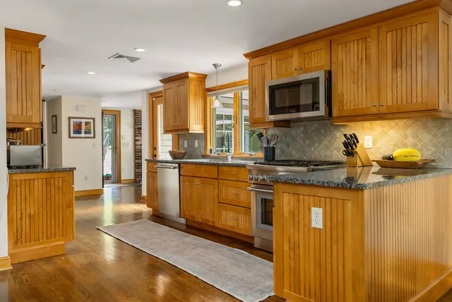 $1,549,000 | 26 Smith Garrison Road, Newmarket, NH 03857