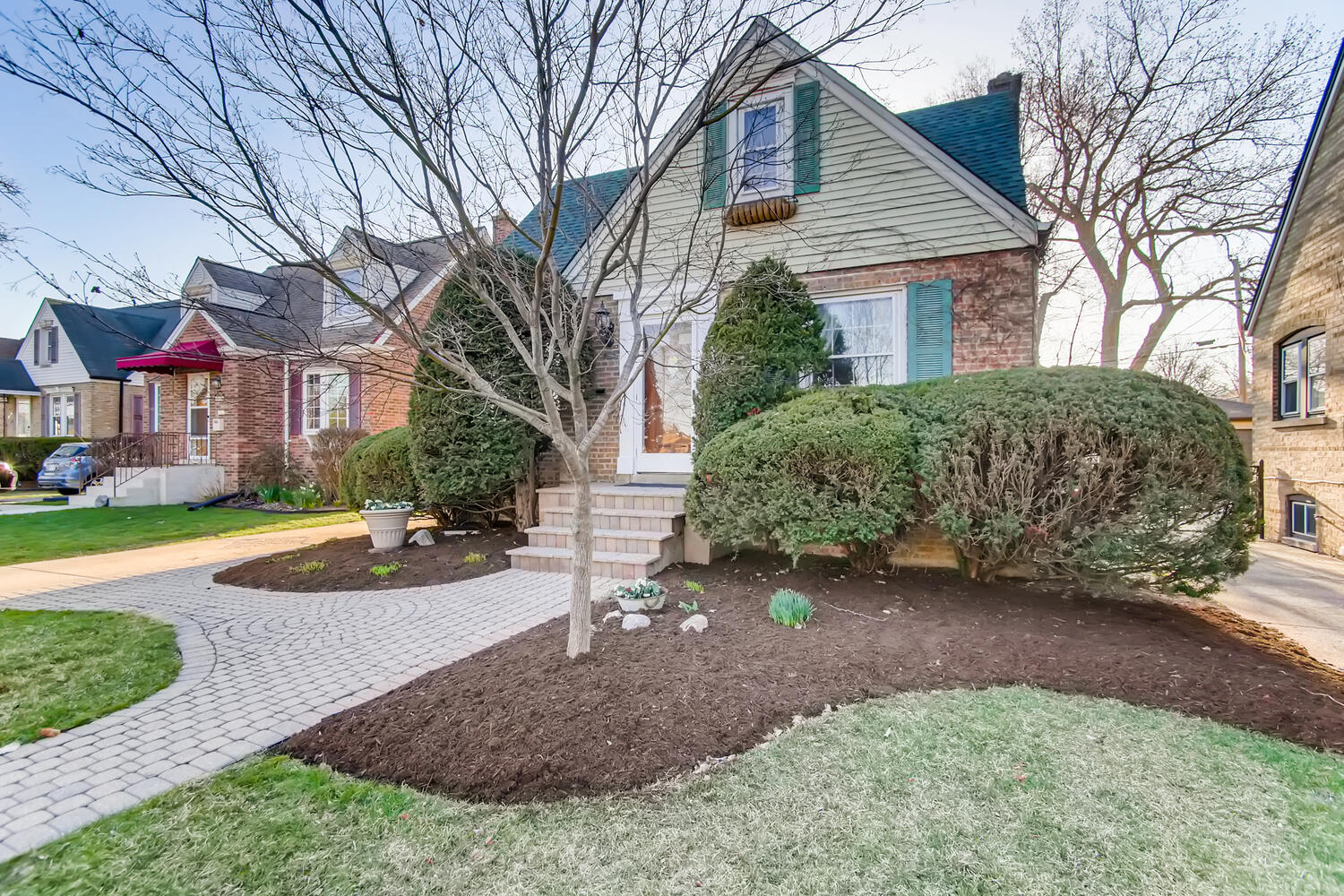 1926 Canfield Road Park Ridge, IL 60068 - Photo 1 of 26