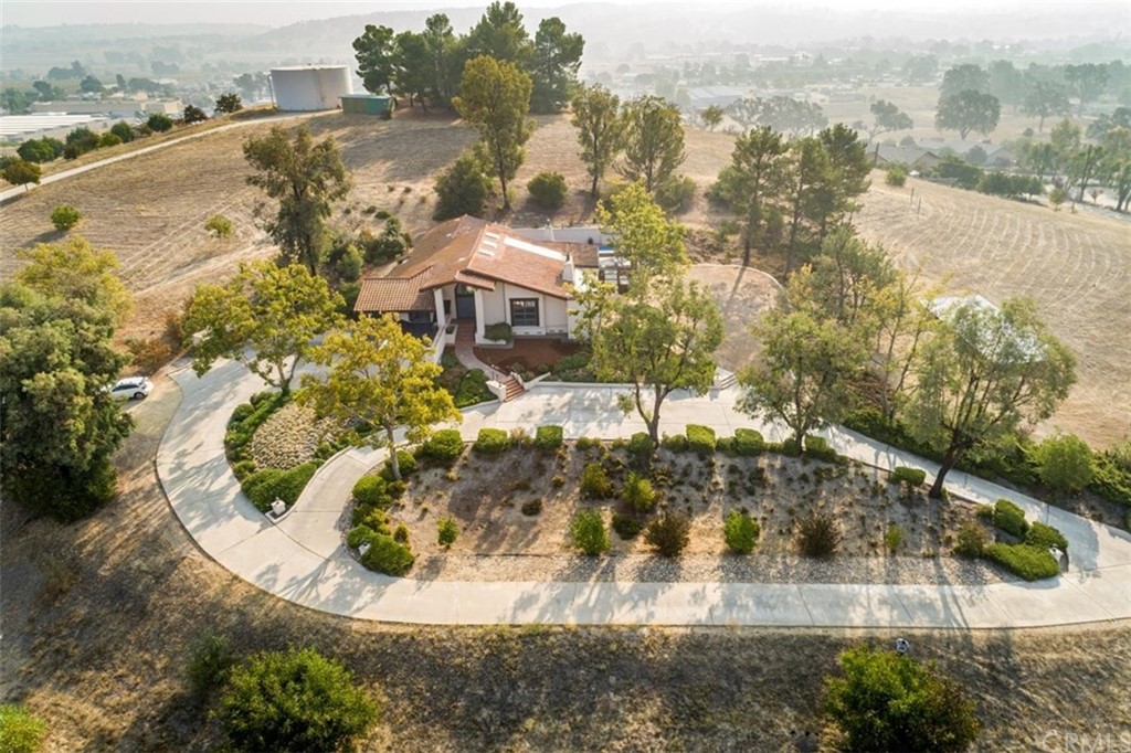 110 Nutwood Circle Paso Robles, CA 93446 - Photo 40 of 40 an aerial view of residential houses with outdoor space
