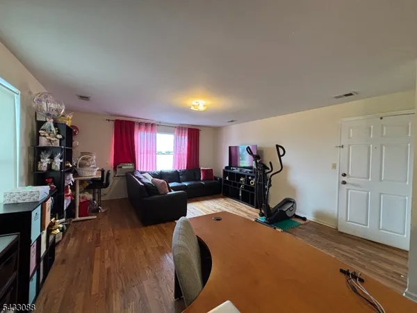 $2,799 | 76 Port Avenue, Unit 2, Elizabeth Port, NJ 07206