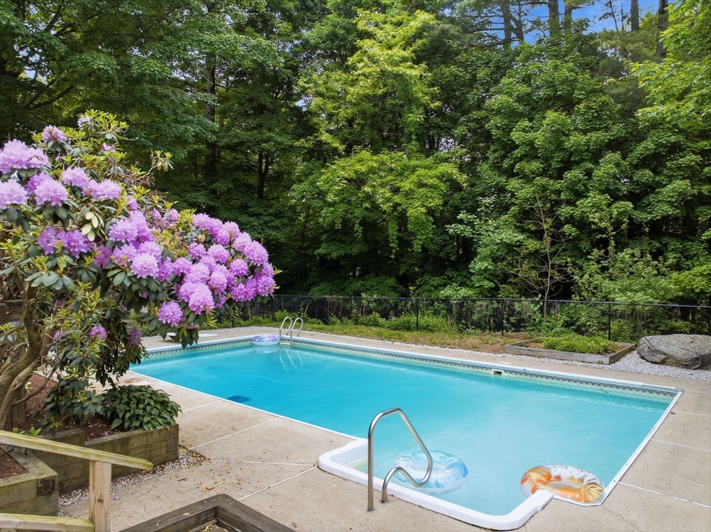 10 Arnold Road Framingham, MA 01701 - Photo 29 of 31 Gallery Image 29