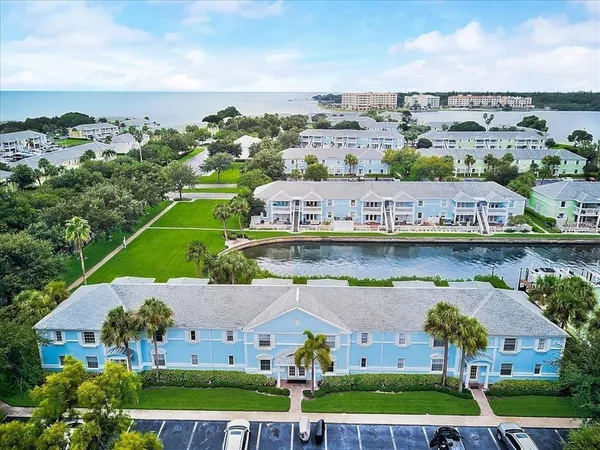 $2,100 | 4985 Cobia Drive Southeast, Unit A, St. Petersburg, FL 33705