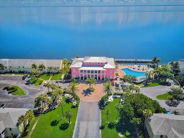 $2,100 | 4985 Cobia Drive Southeast, Unit A, St. Petersburg, FL 33705