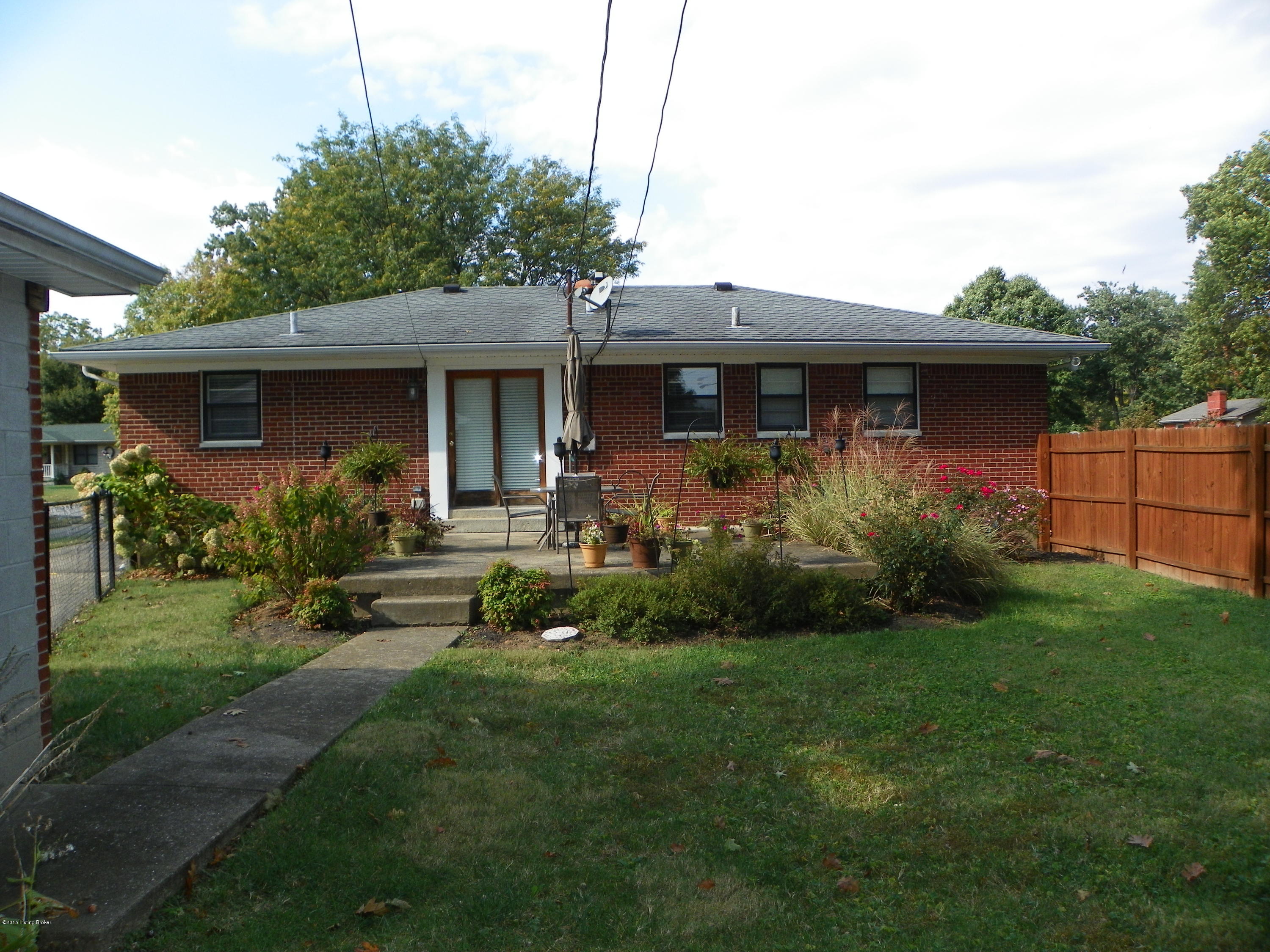 2860 Nepperhan Road Louisville, KY 40218 - Photo 9 of 51 101_1735