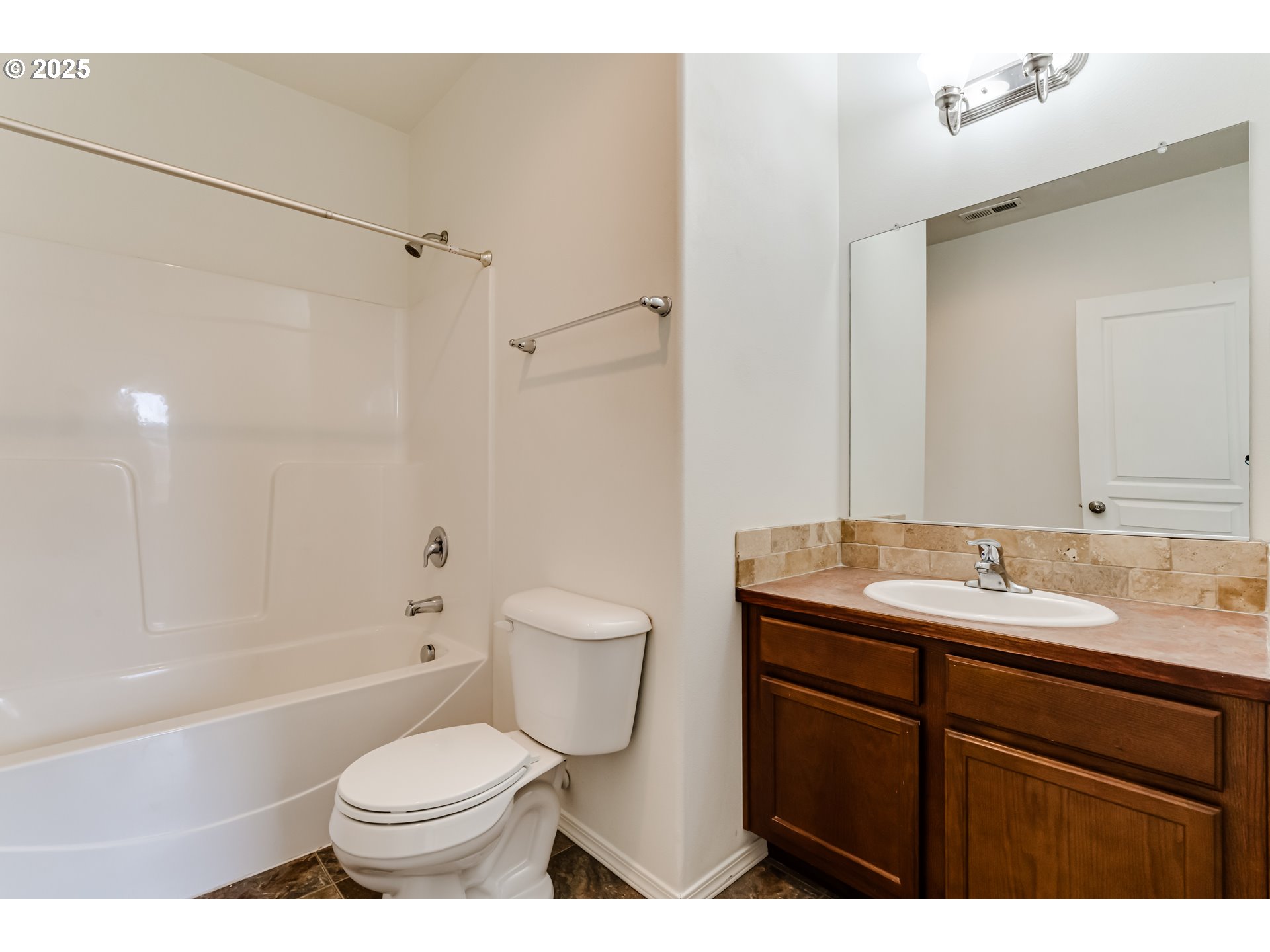 1565 Legacy Street Eugene, OR 97402 - Photo 21 of 27 Bedroom, Owner's Suite