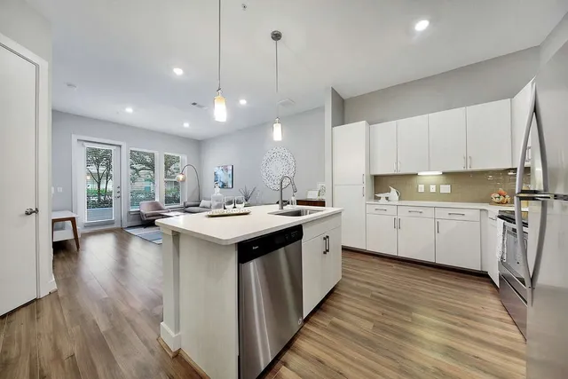 $1,540 | 150 West Sam Houston Parkway North, Unit A2, Houston, TX 77024