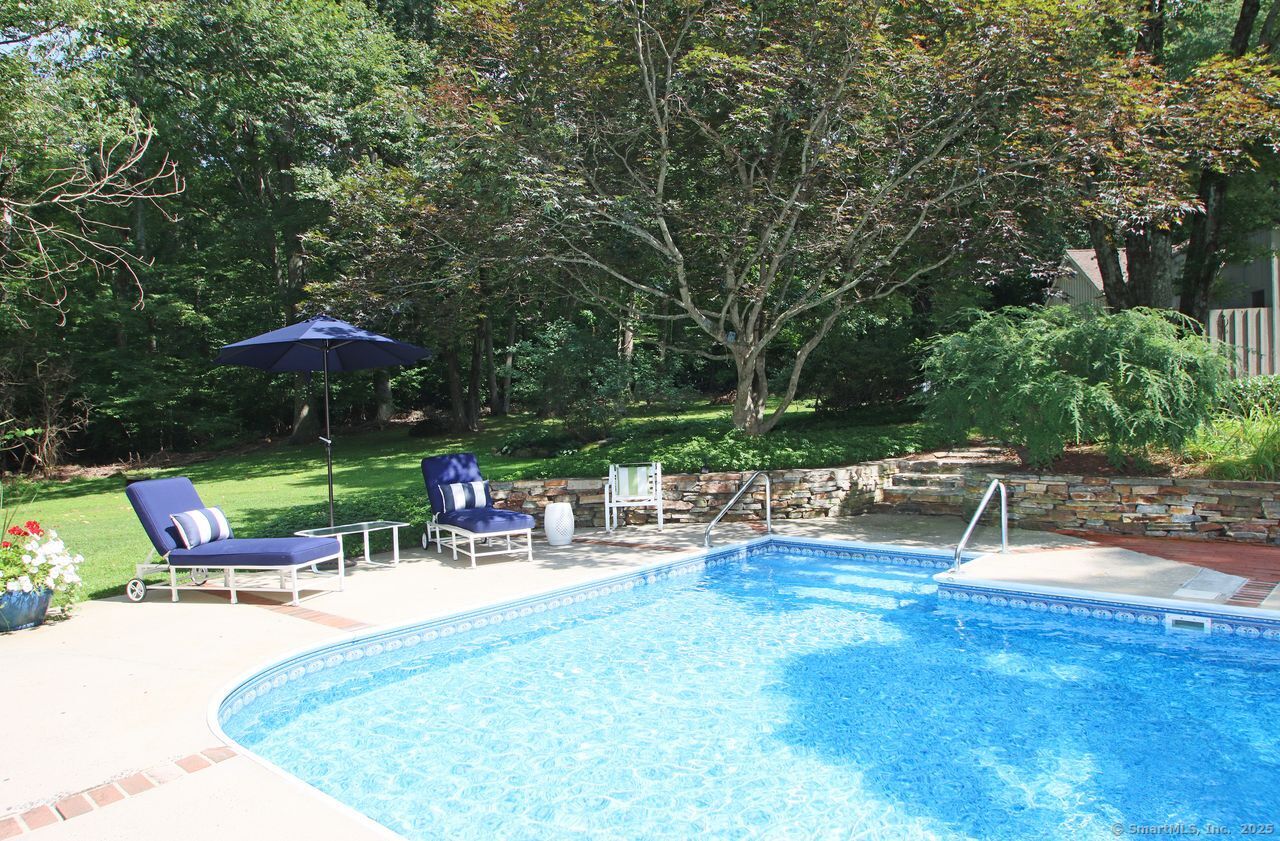 125 Wildcat Road Madison, CT 06443 - Photo 26 of 34 a view of a park with sitting area