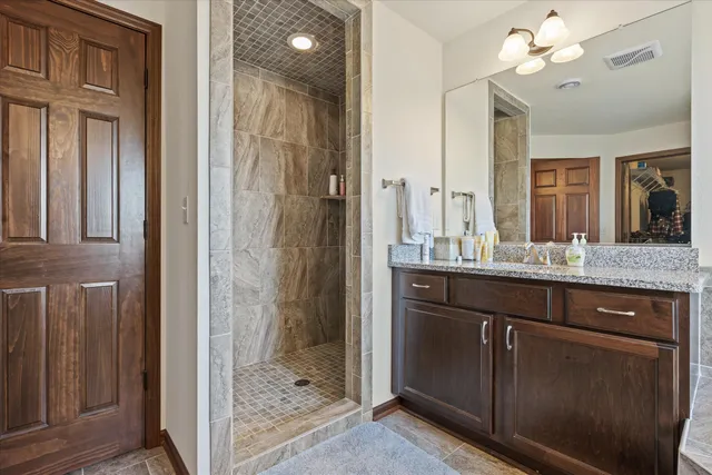 $849,900 | N42W22770 Beacon Court, Pewaukee, WI 53072