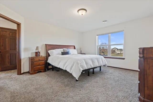 $849,900 | N42W22770 Beacon Court, Pewaukee, WI 53072