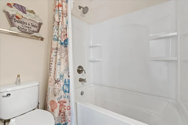 $849,900 | N42W22770 Beacon Court, Pewaukee, WI 53072