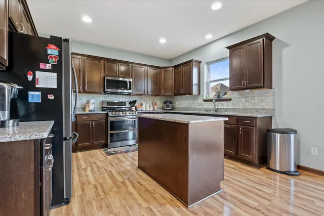 $849,900 | N42W22770 Beacon Court, Pewaukee, WI 53072