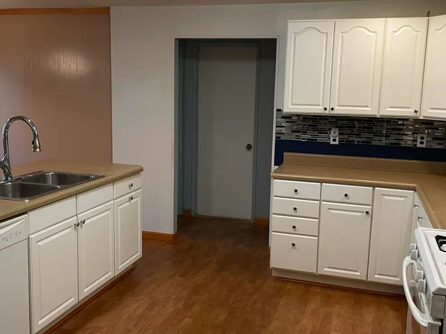 $199,900 | 92430 Center Street, Dowagiac, MI 49047