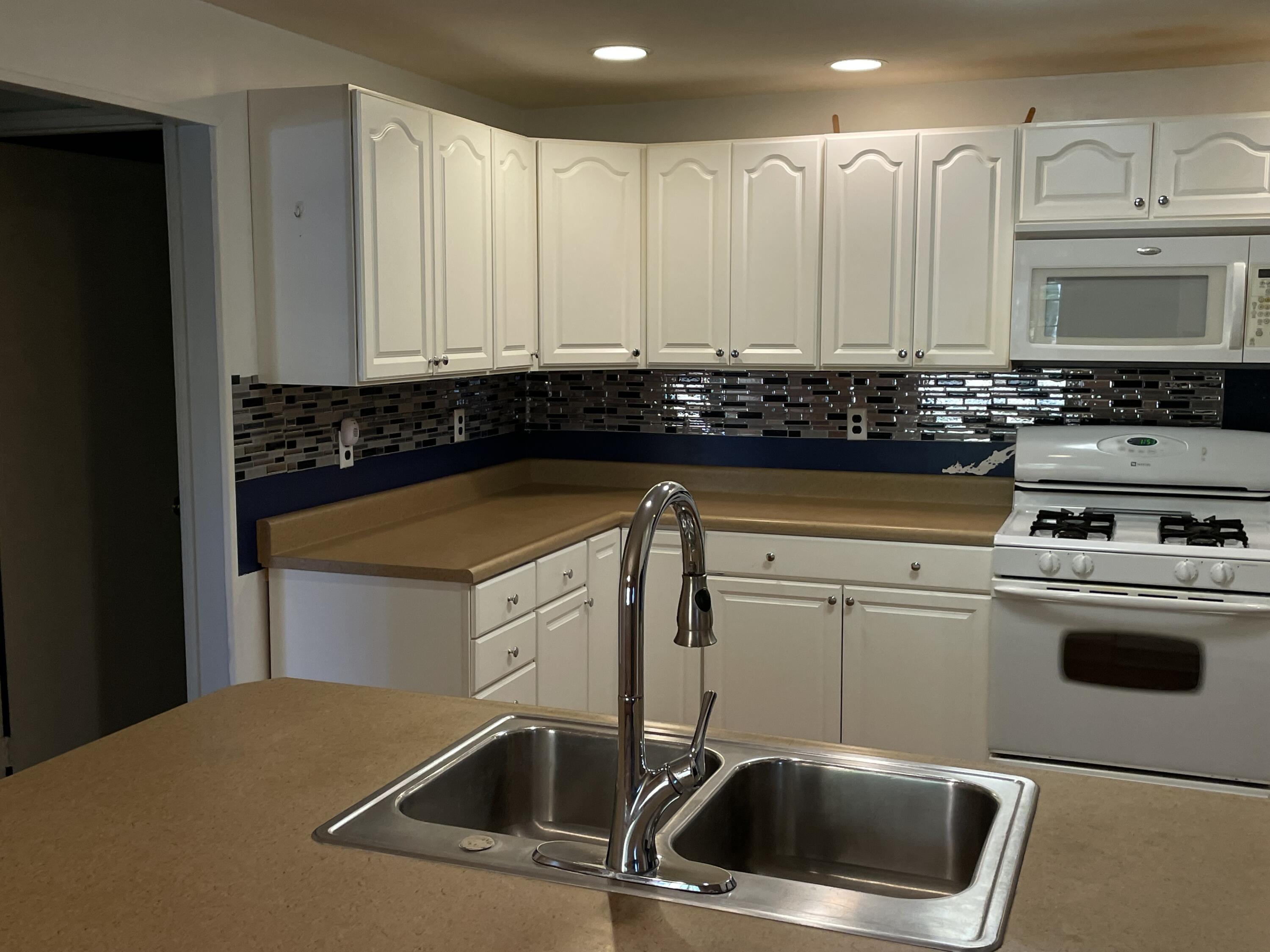 92430 Center Street Dowagiac, MI 49047 - Photo 18 of 26 IMG_2809