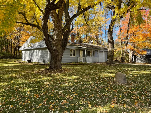 $199,900 | 92430 Center Street, Dowagiac, MI 49047