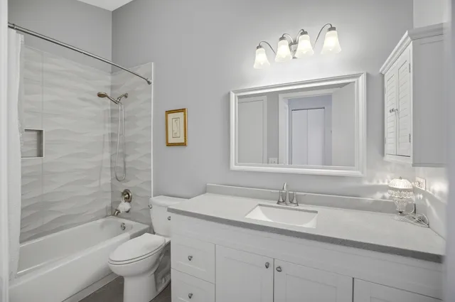 $310,000 | 1511 Queensgreen Court, Naperville, IL 60563