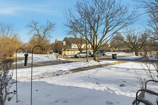 $310,000 | 1511 Queensgreen Court, Naperville, IL 60563