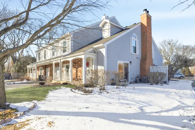 $310,000 | 1511 Queensgreen Court, Naperville, IL 60563