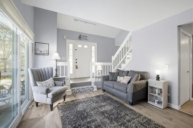 $310,000 | 1511 Queensgreen Court, Naperville, IL 60563