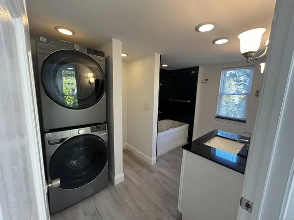 $2,750 | 36 Church Lane, East Lyme, CT 06333