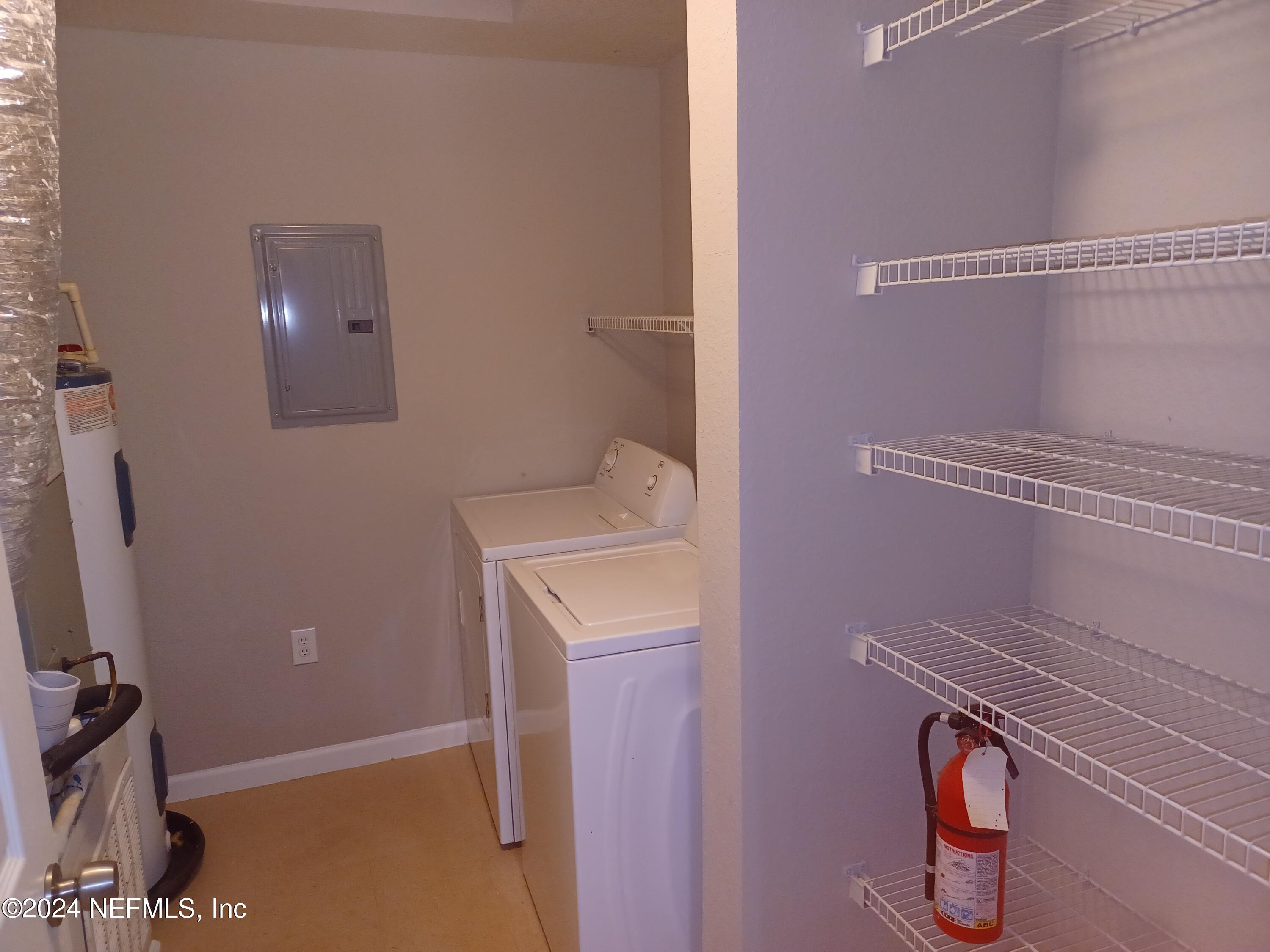 10075 Gate Parkway North, Unit 2406 Jacksonville, FL 32246 - Photo 13 of 25 14 Pantry