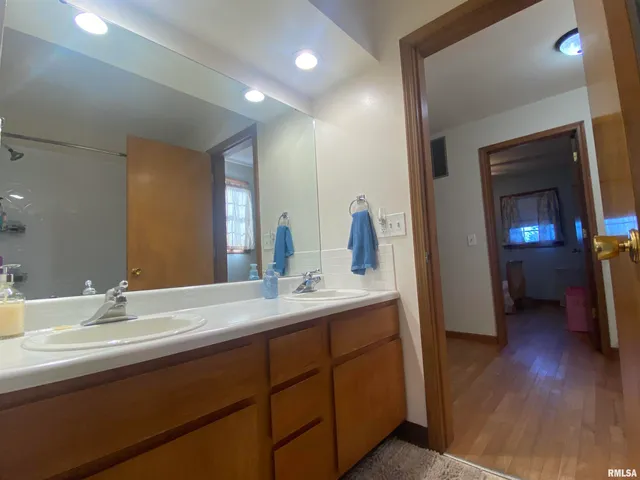 $195,000 | 37 Westfair Drive, Jacksonville, IL 62650