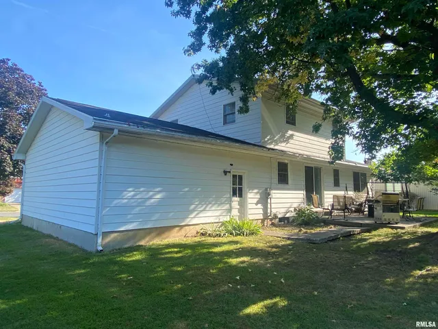 $195,000 | 37 Westfair Drive, Jacksonville, IL 62650