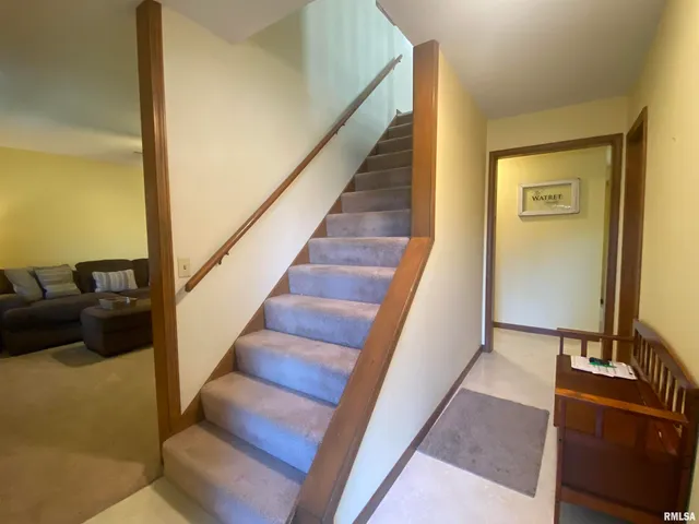 $195,000 | 37 Westfair Drive, Jacksonville, IL 62650