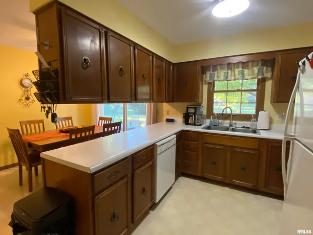 $195,000 | 37 Westfair Drive, Jacksonville, IL 62650