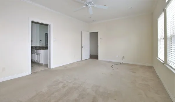 $2,695 | 707 Welch Street, Houston, TX 77006