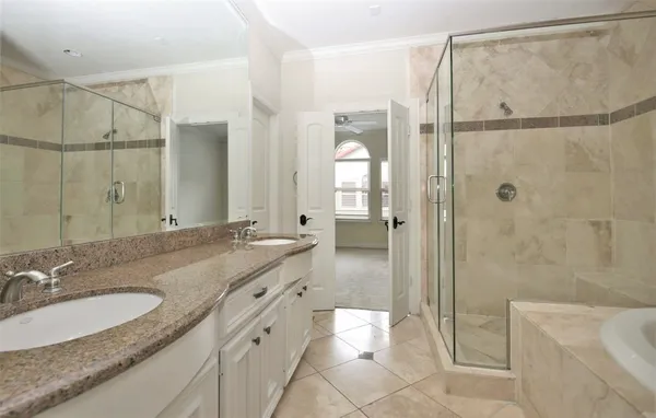 $2,695 | 707 Welch Street, Houston, TX 77006