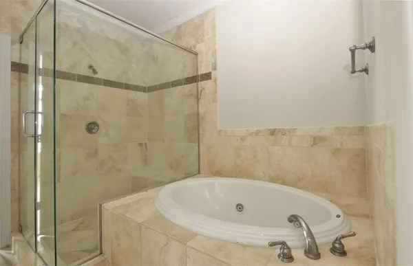 $2,695 | 707 Welch Street, Houston, TX 77006