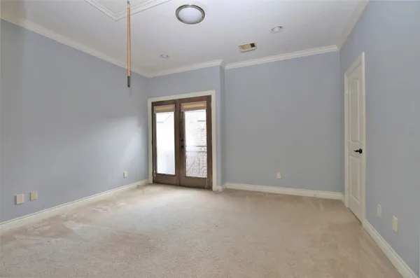 $2,695 | 707 Welch Street, Houston, TX 77006