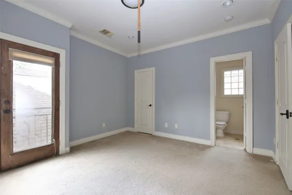 $2,695 | 707 Welch Street, Houston, TX 77006