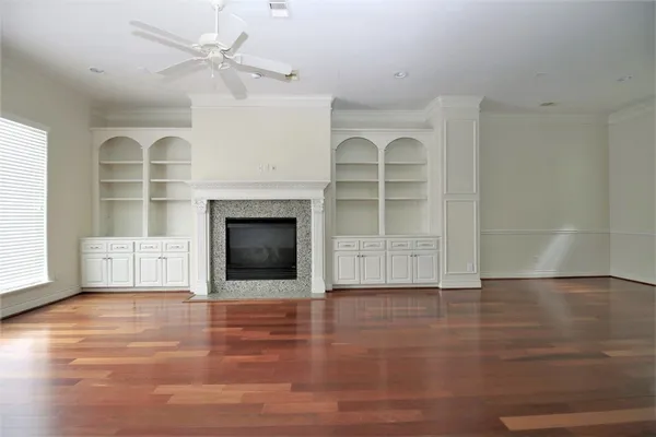 $2,695 | 707 Welch Street, Houston, TX 77006