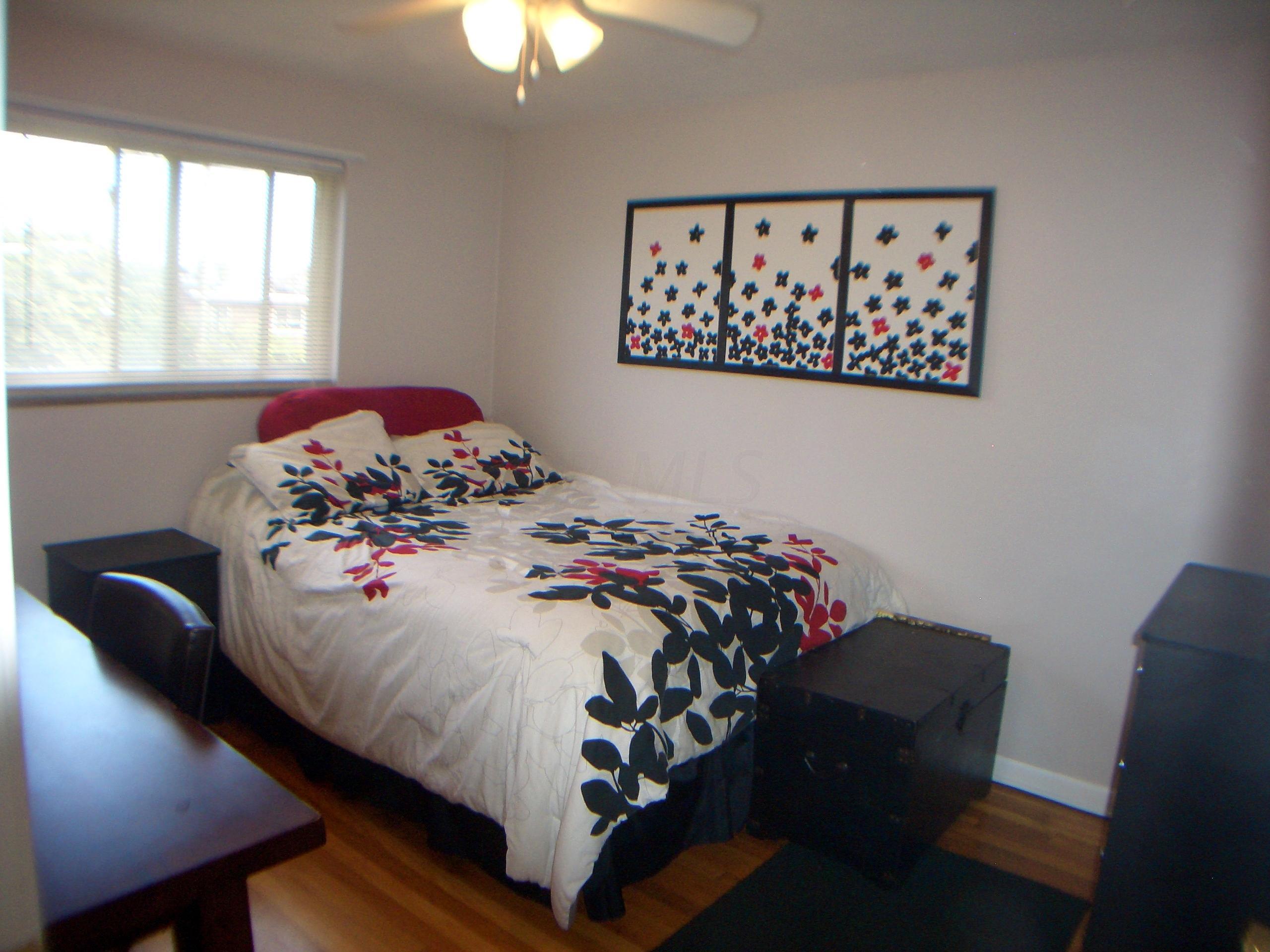 1874 Kentwell Road Columbus, OH 43221 - Photo 9 of 14