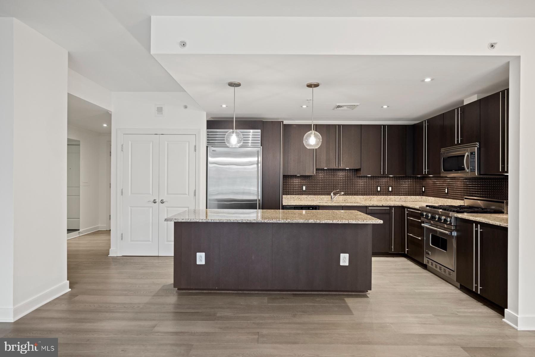 2425 L Street Northwest, Unit 436 Washington, DC 20037 - Photo 5 of 38